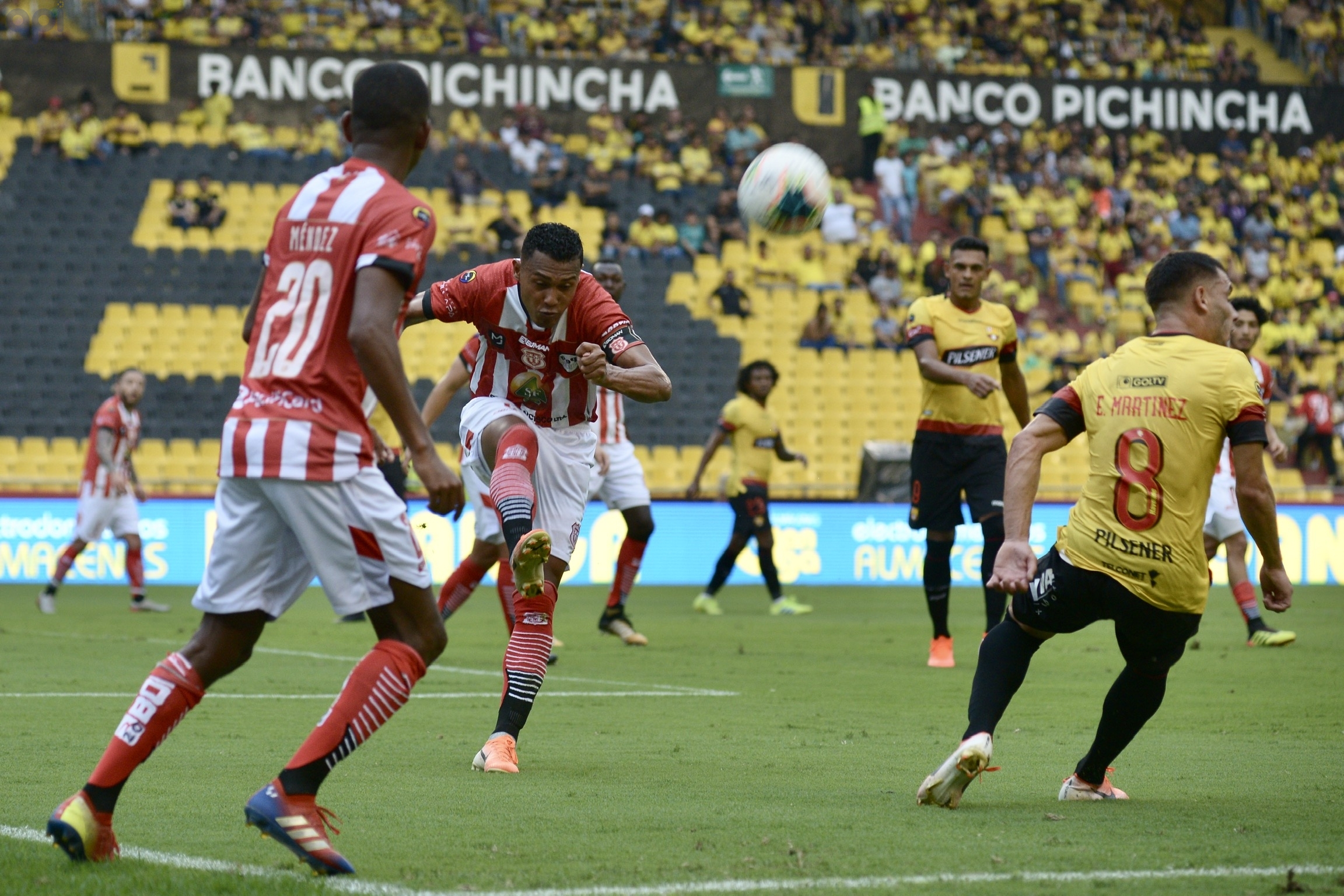 Barcelona vs Tecnico Universitario