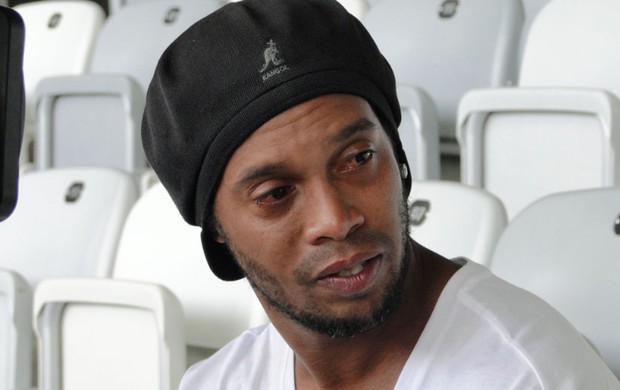 Defensa de Ronaldinho ‘estalla’ por prisión preventiva en Paraguay
