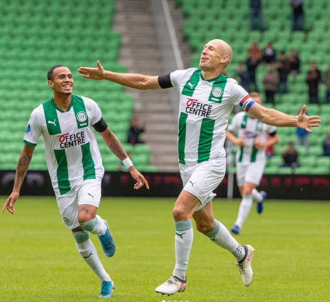 Arjen Robben marcó un golazo en Groningen en su regreso del retiro