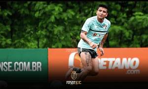 Mario Pineida entre los estelares en la victoria de Fluminense