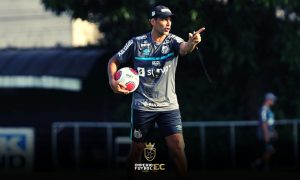 Ante la negativa de BSC, Santos va por otro jugador de la Liga Pro por pedido de Fabián Bustos.