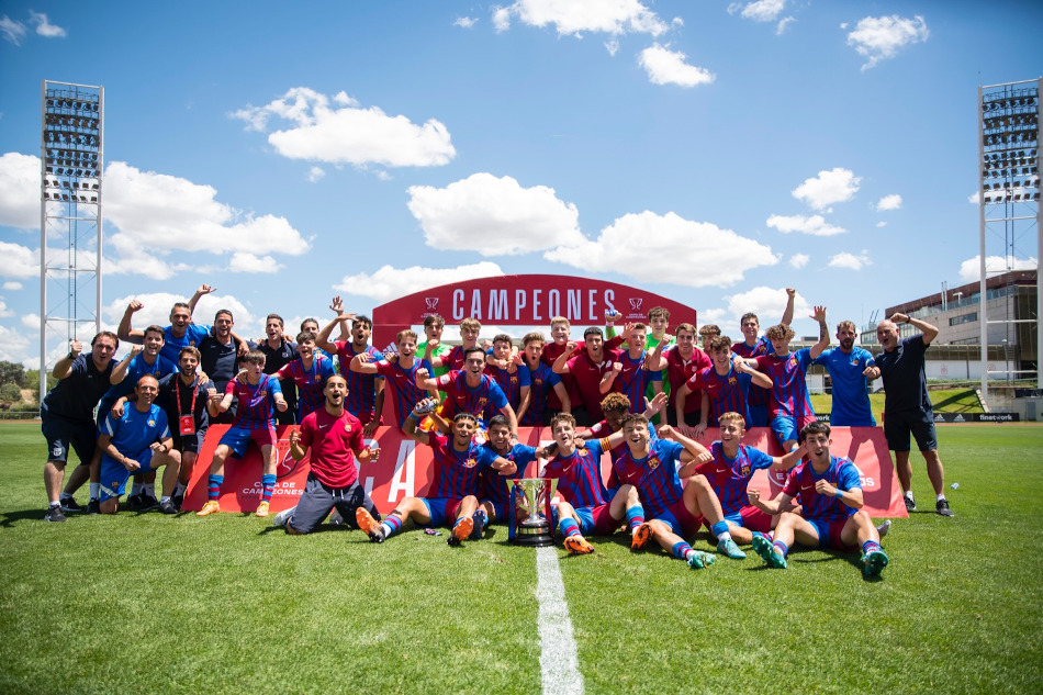Diego Almeida conquistan la Copa de Campions con la Masía del FC Barcelona