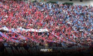 Hinchas del Deportivo Quito invadieron la cancha para agredieron a los árbitros