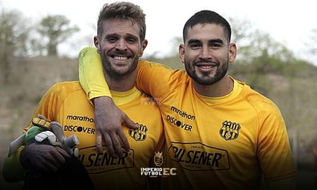 Fabián Bustos aclara el futuro de arquero Víctor Mendoza en Barcelona SC