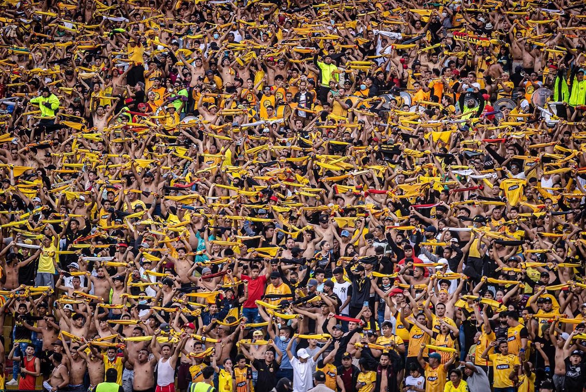 Hinchada Barcelona Clasico del Astillero