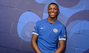 Moises Caicedo firma Chelsea FC